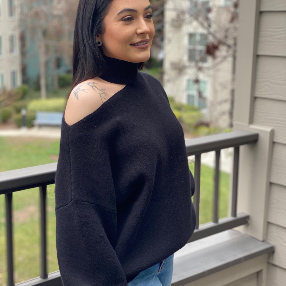Knit Mock Neck top w/cutout shoulder